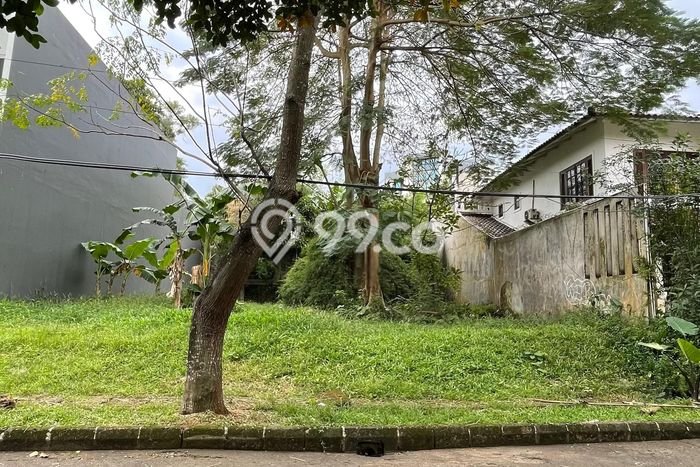 Lahan Dijual Lokasi Strategis di Tangerang Selatan dengan Luas 373m2 Lahan Dijual Lokasi Strategis di Tangerang Selatan dengan Luas 373m2