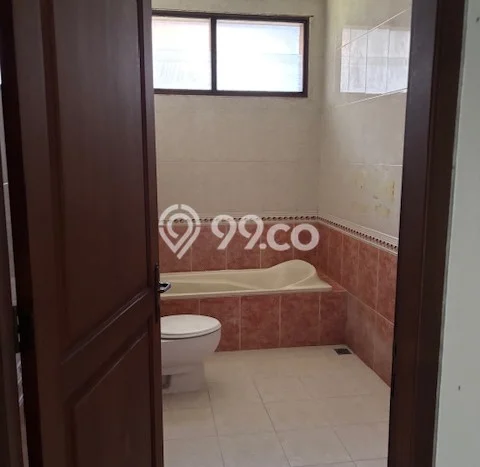 Rumah Elit Modern Tanpa Renovasi di Pakis Surabaya Rumah Elit Modern Tanpa Renovasi di Pakis Surabaya