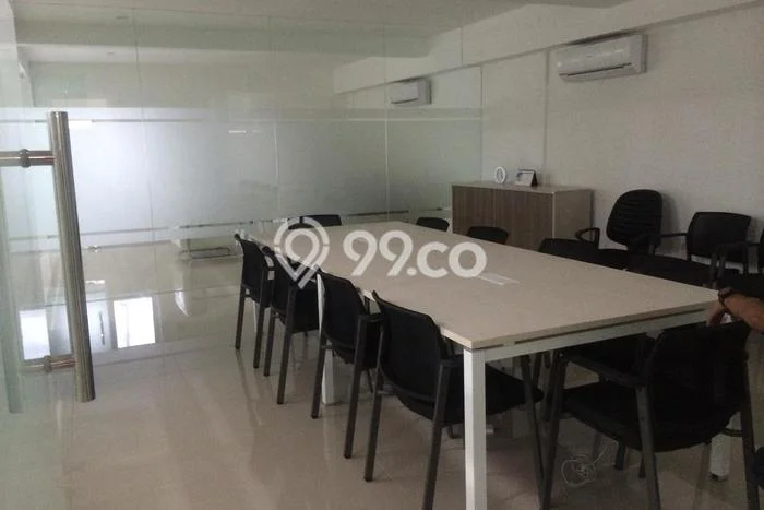 Ruko disewakan lokasi strategis Serpong Tangerang Selatan 450m2 Ruko disewakan lokasi strategis Serpong Tangerang Selatan 450m2