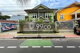 Siap Huni Hunian Elit 4 Kamar di Tebet Dekat ke Mana Saja Siap Huni Hunian Elit 4 Kamar di Tebet Dekat ke Mana Saja
