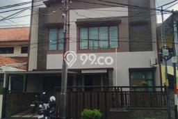 Jual Rumah Luas Elegan Dengan View Eksklusif di Pondok Kelapa, Jakarta Timur Jual Rumah Luas Elegan Dengan View Eksklusif di Pondok Kelapa, Jakarta Timur