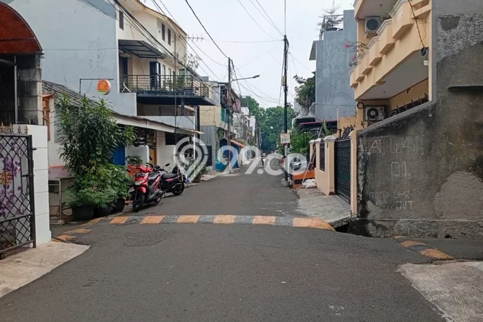 For Sale! Luxury House LT 179m2 Desain Modern di Kayu Putih For Sale! Luxury House LT 179m2 Desain Modern di Kayu Putih