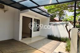 For Sale Hunian Rumah Terawat 3 Kamar di Bintaro, Tangerang Selatan For Sale Hunian Rumah Terawat 3 Kamar di Bintaro, Tangerang Selatan