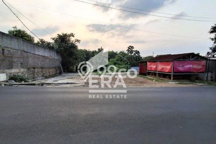 Lahan Kosong Dijual di Jakarta Timur dengan Area 1027m2 Lahan Kosong Dijual di Jakarta Timur dengan Area 1027m2