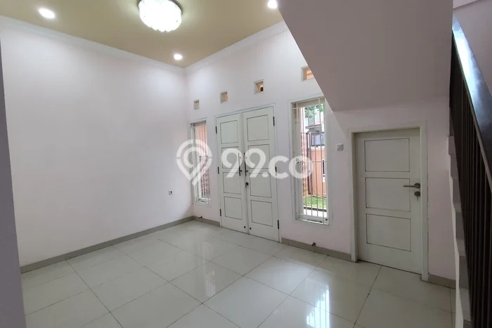 Siap Huni Rumah Mewah 5 Kamar di Jatinegara Dekat ke Mana Pun Siap Huni Rumah Mewah 5 Kamar di Jatinegara Dekat ke Mana Pun