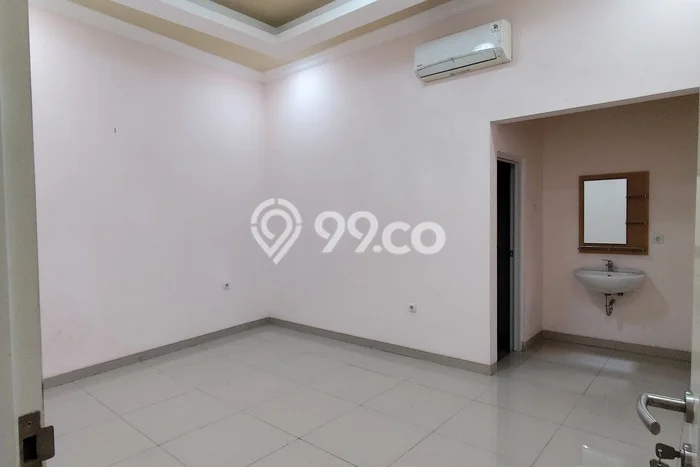 Siap Huni Rumah Mewah 5 Kamar di Jatinegara Dekat ke Mana Pun Siap Huni Rumah Mewah 5 Kamar di Jatinegara Dekat ke Mana Pun