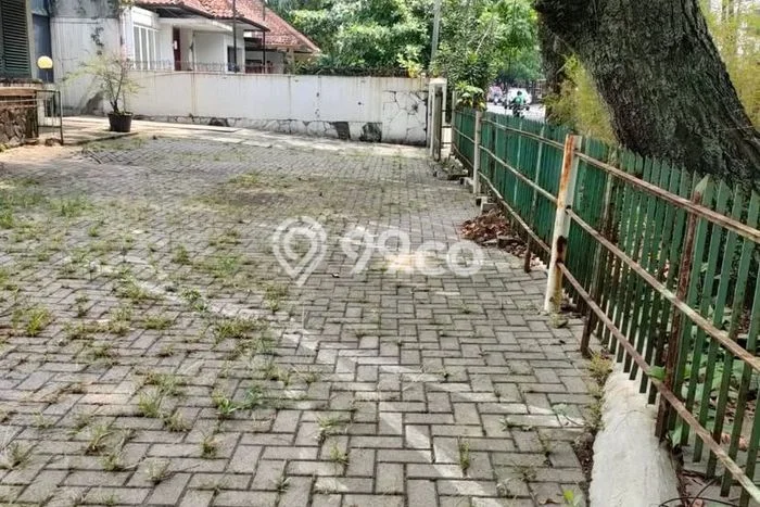 Komersial Kawasan Gatot Subroto, Luas 300m², Pusat Bisnis, Siap Usaha Komersial Kawasan Gatot Subroto, Luas 300m², Pusat Bisnis, Siap Usaha