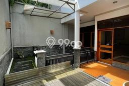 Disewakan! Rumah 3 Kamar Tidur &
3 Kamar Mandi di Setra Duta, Bandung Disewakan! Rumah 3 Kamar Tidur &
3 Kamar Mandi di Setra Duta, Bandung