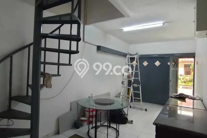 Rumah Nyaman dengan Luas Tanah 220m2m² di Kawasan , Bandung Rumah Nyaman dengan Luas Tanah 220m2m² di Kawasan , Bandung