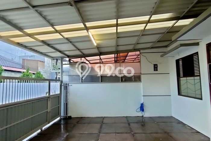 Rumah Modern 3 KT di Taman Holis Indah Bandung Semi Furnished Rumah Modern 3 KT di Taman Holis Indah Bandung Semi Furnished