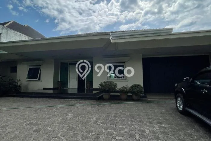 Ready to Use! Luxury House LT 1196m2 Desain Modern di Dago Ready to Use! Luxury House LT 1196m2 Desain Modern di Dago