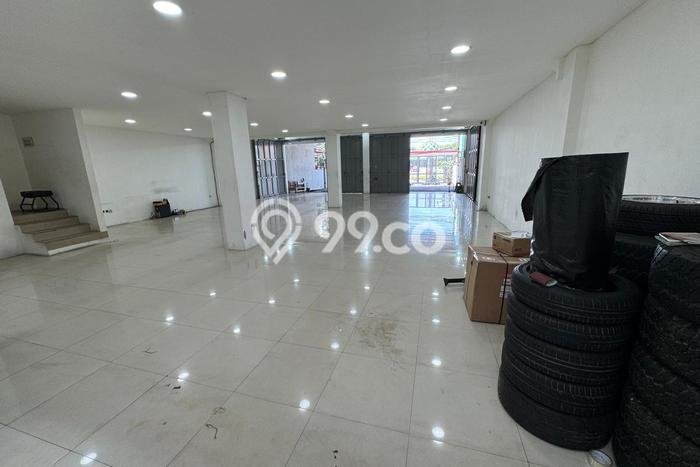 Ruko bagus disewakan di Regol Bandung dengan LB 300m2 harga sewa terbaik Ruko bagus disewakan di Regol Bandung dengan LB 300m2 harga sewa terbaik