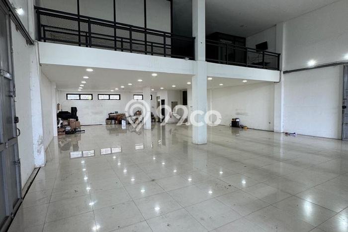 Ruko bagus disewakan di Regol Bandung dengan LB 300m2 harga sewa terbaik Ruko bagus disewakan di Regol Bandung dengan LB 300m2 harga sewa terbaik