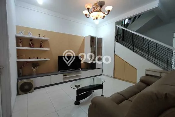 Rumah sewa siap pakai 4 KT di Alam Sutera, Tangerang Rumah sewa siap pakai 4 KT di Alam Sutera, Tangerang