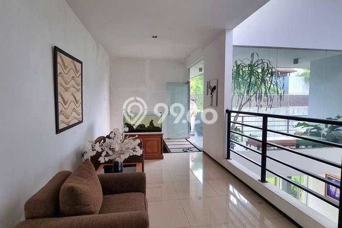 Rumah Luxury Modern Tanpa Renovasi di Pondok Pucung Tangerang Rumah Luxury Modern Tanpa Renovasi di Pondok Pucung Tangerang