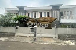 Jual Rumah Mewah Megah Dengan View Eksklusif di Bintaro, Tangerang Selatan Jual Rumah Mewah Megah Dengan View Eksklusif di Bintaro, Tangerang Selatan