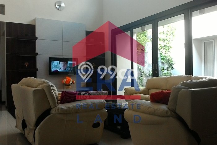 Rumah Lokasi Strategis kawasan , Malang, LT 336m2m² LB 300m2m² Rumah Lokasi Strategis kawasan , Malang, LT 336m2m² LB 300m2m²