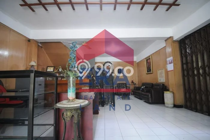 Unit Ruko Dijual di Malang LT 176m2 & LB 258m2 Unit Ruko Dijual di Malang LT 176m2 & LB 258m2