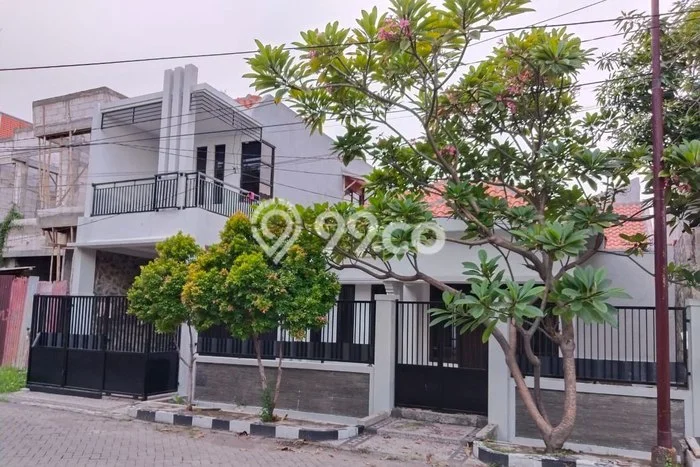 For Sale Rumah Mewah Exclusive di Rungkut, Surabaya For Sale Rumah Mewah Exclusive di Rungkut, Surabaya