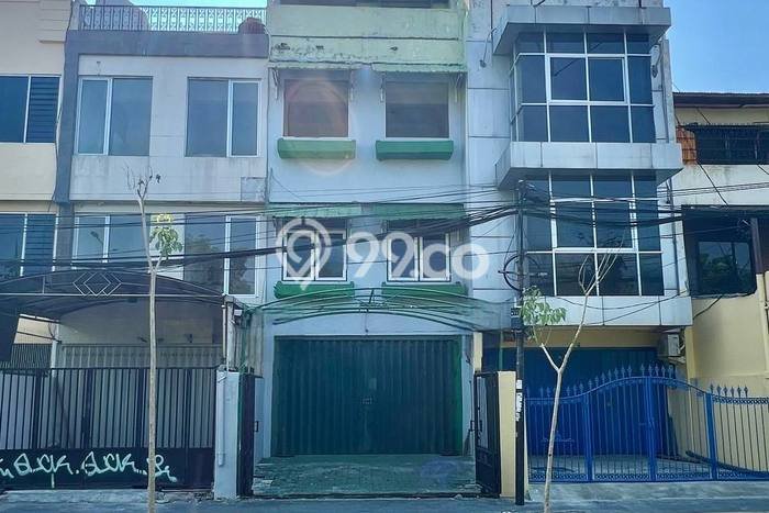 Ruko Dijual di Surabaya LT 78m2 & LB 190m2 Lokasi Terbaik! Ruko Dijual di Surabaya LT 78m2 & LB 190m2 Lokasi Terbaik!