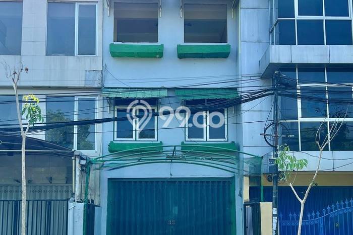 Ruko Dijual di Surabaya LT 78m2 & LB 190m2 Lokasi Terbaik! Ruko Dijual di Surabaya LT 78m2 & LB 190m2 Lokasi Terbaik!