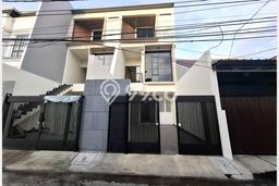 Rumah LT 90m² / LB 195m² Pemandangan Gunung di Tomang, Jakarta Barat Rumah LT 90m² / LB 195m² Pemandangan Gunung di Tomang, Jakarta Barat