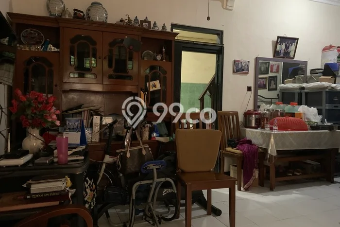 Rumah Luas Asri 4 KT Siap Huni di Taman Anggrek Jakarta Barat Rumah Luas Asri 4 KT Siap Huni di Taman Anggrek Jakarta Barat