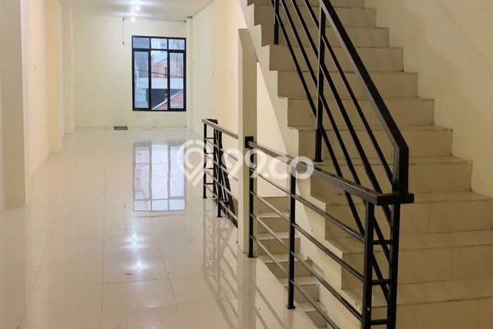 Ruko Area Komersial Kawasan Kebon Kacang, Luas 360m², For Rent, Ready Digunakan Ruko Area Komersial Kawasan Kebon Kacang, Luas 360m², For Rent, Ready Digunakan