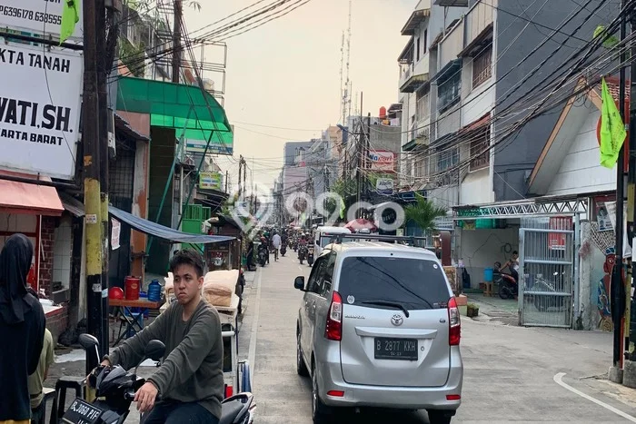 Disewakan! Rumah 7 Kamar Tidur &
7 Kamar Mandi di Tamansari, Jakarta Barat Disewakan! Rumah 7 Kamar Tidur &
7 Kamar Mandi di Tamansari, Jakarta Barat