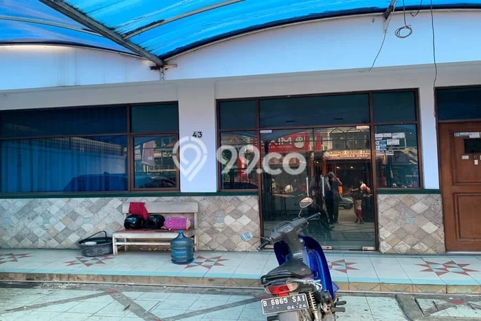 Disewakan! Rumah 7 Kamar Tidur &
7 Kamar Mandi di Tamansari, Jakarta Barat Disewakan! Rumah 7 Kamar Tidur &
7 Kamar Mandi di Tamansari, Jakarta Barat