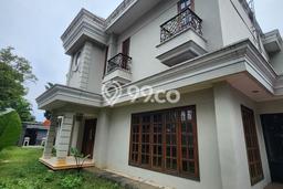 Ready to Use! Premium House LT 367m2 Desain Elegan di Lebak Bulus Ready to Use! Premium House LT 367m2 Desain Elegan di Lebak Bulus
