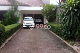 Ready to Use! Luxury House LT 990m2 Desain Elegan di Kemang Ready to Use! Luxury House LT 990m2 Desain Elegan di Kemang