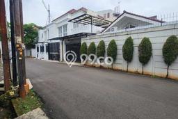 Ready to Use! Luxury House LT 902m2 Desain Elegan di Kemang Ready to Use! Luxury House LT 902m2 Desain Elegan di Kemang