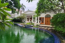 Rumah Luxury Modern Tanpa Renovasi di Pondok Indah Jakarta Selatan Rumah Luxury Modern Tanpa Renovasi di Pondok Indah Jakarta Selatan