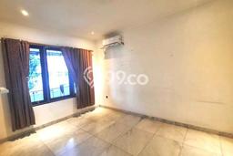Rumah Strategis di Muara Karang, 0 KM, Area Tenang, Luas 200m² LB 384m² Rumah Strategis di Muara Karang, 0 KM, Area Tenang, Luas 200m² LB 384m²