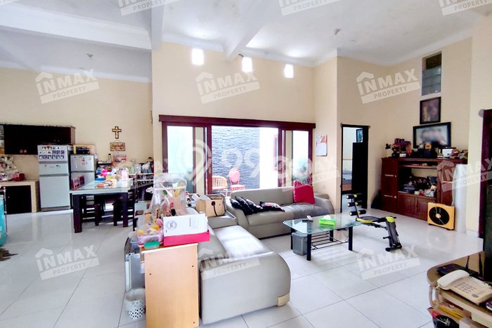 Rumah di Blimbing, LT 290m2m², Bangunan 290m2m² Rumah di Blimbing, LT 290m2m², Bangunan 290m2m²