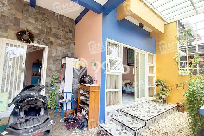 Hunian Cantik Modern Lb 170m2 di Karangploso, Malang Hunian Cantik Modern Lb 170m2 di Karangploso, Malang
