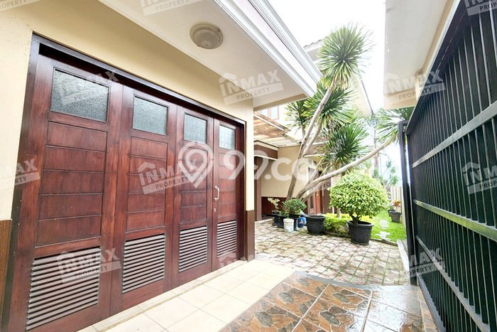 Ready to Use! Premium House LT 230m2 Desain Elegan di Batu Ready to Use! Premium House LT 230m2 Desain Elegan di Batu