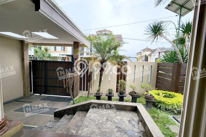 Ready to Use! Premium House LT 230m2 Desain Elegan di Batu Ready to Use! Premium House LT 230m2 Desain Elegan di Batu