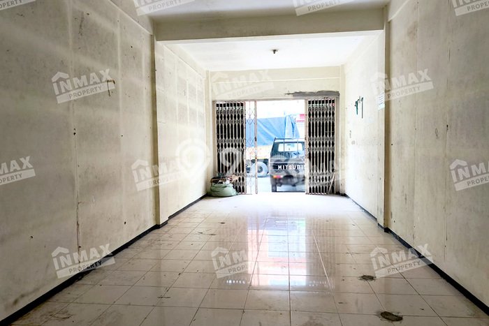 Ruko Dijual di Klojen LT 50m2, LB 150m2 Solusi Investasi Cerdas Ruko Dijual di Klojen LT 50m2, LB 150m2 Solusi Investasi Cerdas