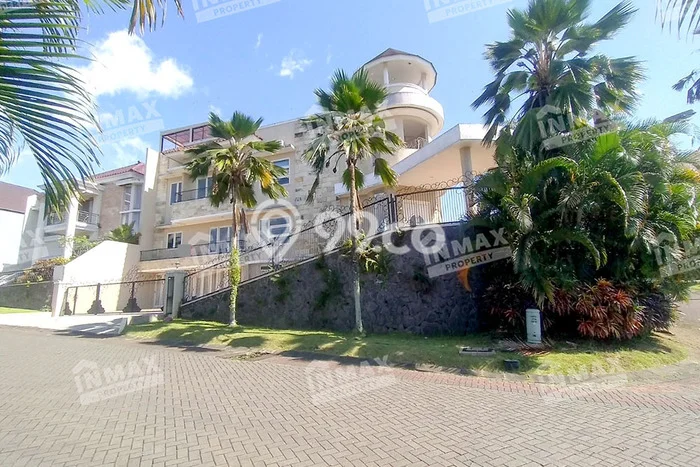 HARGA SPESIAL! Rumah Premium di , Malang, Luas 641m2m² Bangunan 1000m2m² Bisa Nego! HARGA SPESIAL! Rumah Premium di , Malang, Luas 641m2m² Bangunan 1000m2m² Bisa Nego!