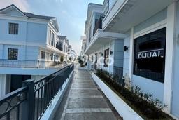 For Sale Rumah 5 Kamar Lokasi Ideal Nyaman dan Strategis di Sindang Jaya For Sale Rumah 5 Kamar Lokasi Ideal Nyaman dan Strategis di Sindang Jaya