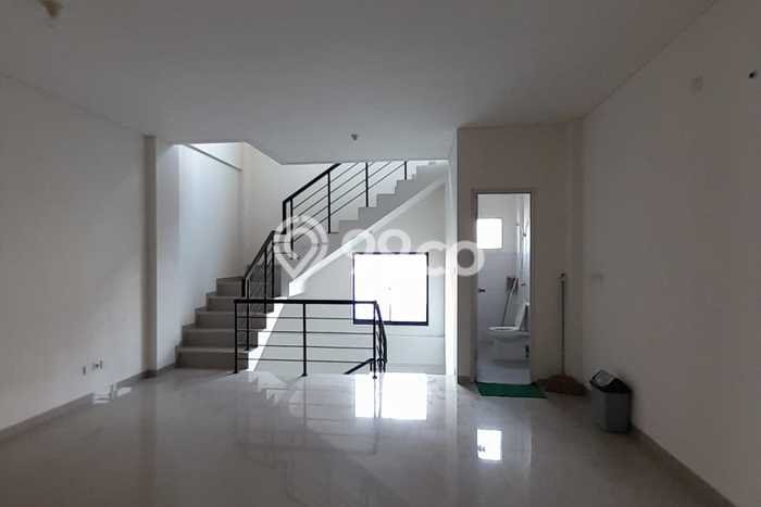 Ruko Area Strategis di Cikupa, Luas 213m2m², Jalan Utama Ruko Area Strategis di Cikupa, Luas 213m2m², Jalan Utama