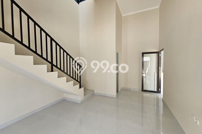 Gudang Strategis di Tangerang, Luas 270m2m², Pusat Niaga Gudang Strategis di Tangerang, Luas 270m2m², Pusat Niaga