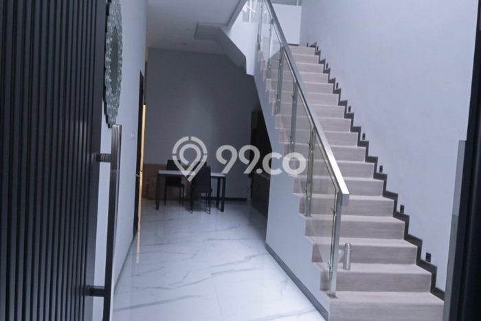 Hunian Mewah LB 180m2 Siap Huni Desain Elegan di Mulyosari, Surabaya Hunian Mewah LB 180m2 Siap Huni Desain Elegan di Mulyosari, Surabaya
