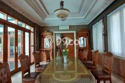 Rumah Luxury Modern Tanpa Renovasi di Graha Surabaya Rumah Luxury Modern Tanpa Renovasi di Graha Surabaya