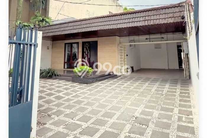 Jual Rumah Luas Elegan Dengan View Cantik di Raya Darmo, Surabaya Jual Rumah Luas Elegan Dengan View Cantik di Raya Darmo, Surabaya