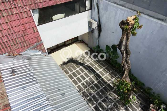 Jual Rumah Luas Elegan Dengan View Cantik di Raya Darmo, Surabaya Jual Rumah Luas Elegan Dengan View Cantik di Raya Darmo, Surabaya