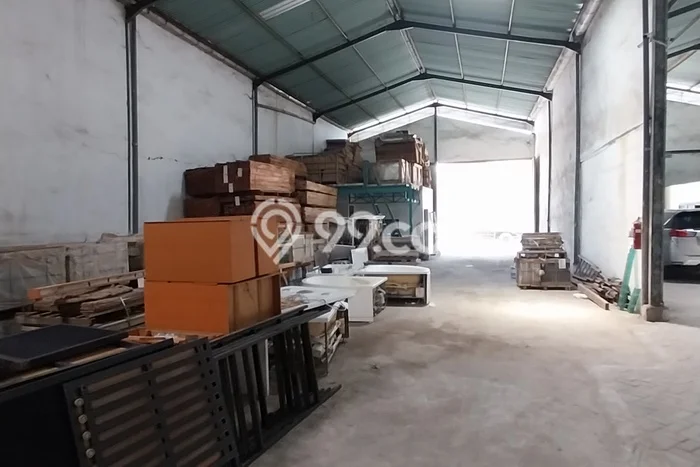 Lokasi Strategis! Dijual Gudang Bisnis di Tandes, Surabaya Kondisi Baik Lokasi Strategis! Dijual Gudang Bisnis di Tandes, Surabaya Kondisi Baik