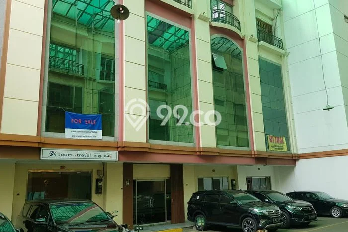 Ruko Dijual di Jakarta Selatan LT 90m2 & LB 360m2 Lokasi Terbaik! Ruko Dijual di Jakarta Selatan LT 90m2 & LB 360m2 Lokasi Terbaik!